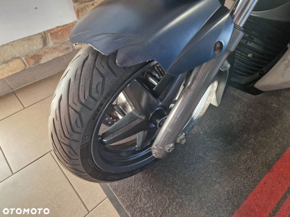 Yamaha X-max - 24