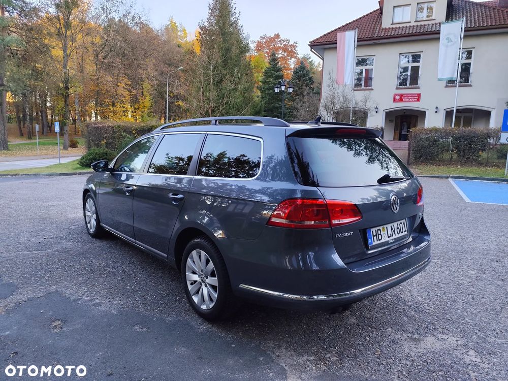 Volkswagen Passat 2.0 TDI Comfortline - 11