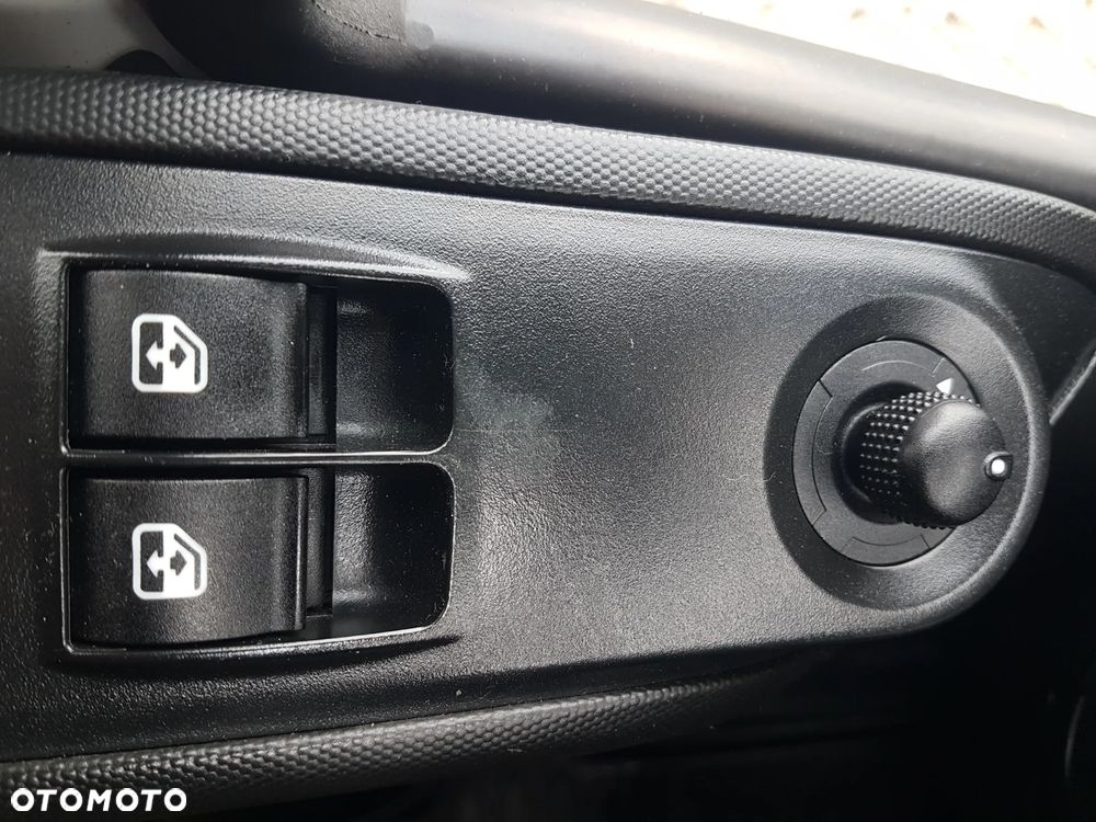 Iveco 35C15 WYWROTKA 3 STRONNA KIPER 3,20x2,06 BLIŹNIAKI KLIMA MANUAL 6-BIEGÓW HAK - 9