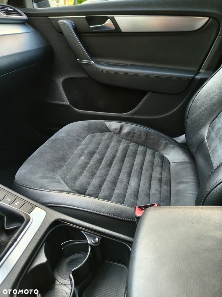 Volkswagen Passat 2.0 TSI Highline - 14