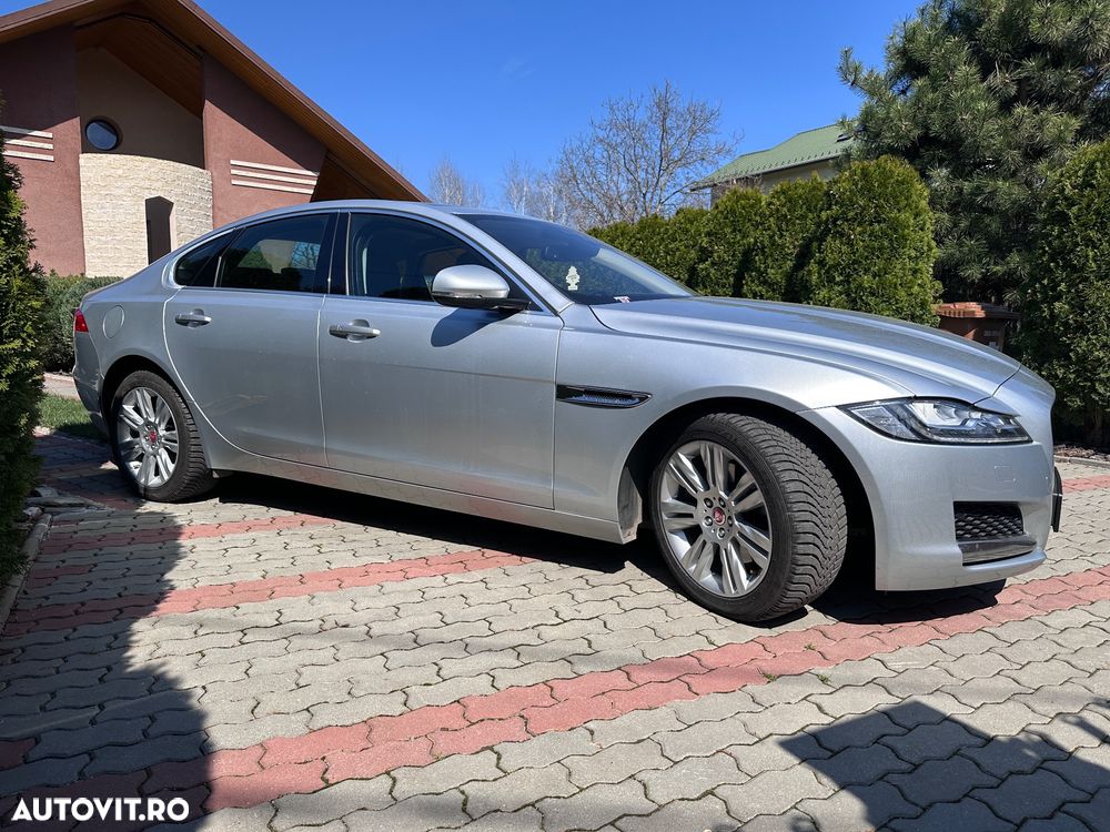 Jaguar XF 20d RWD Portfolio - 4