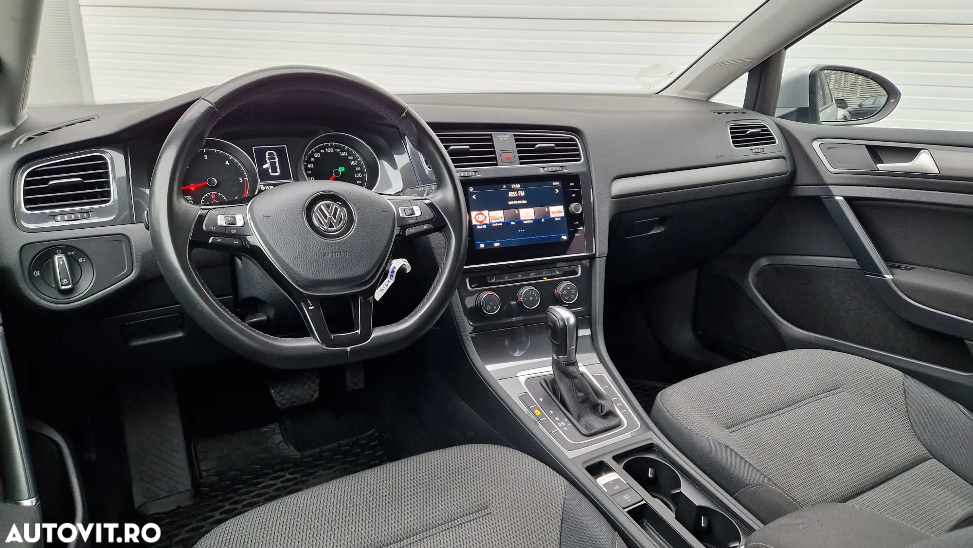 Volkswagen Golf 1.6 TDI DSG Comfortline - 15