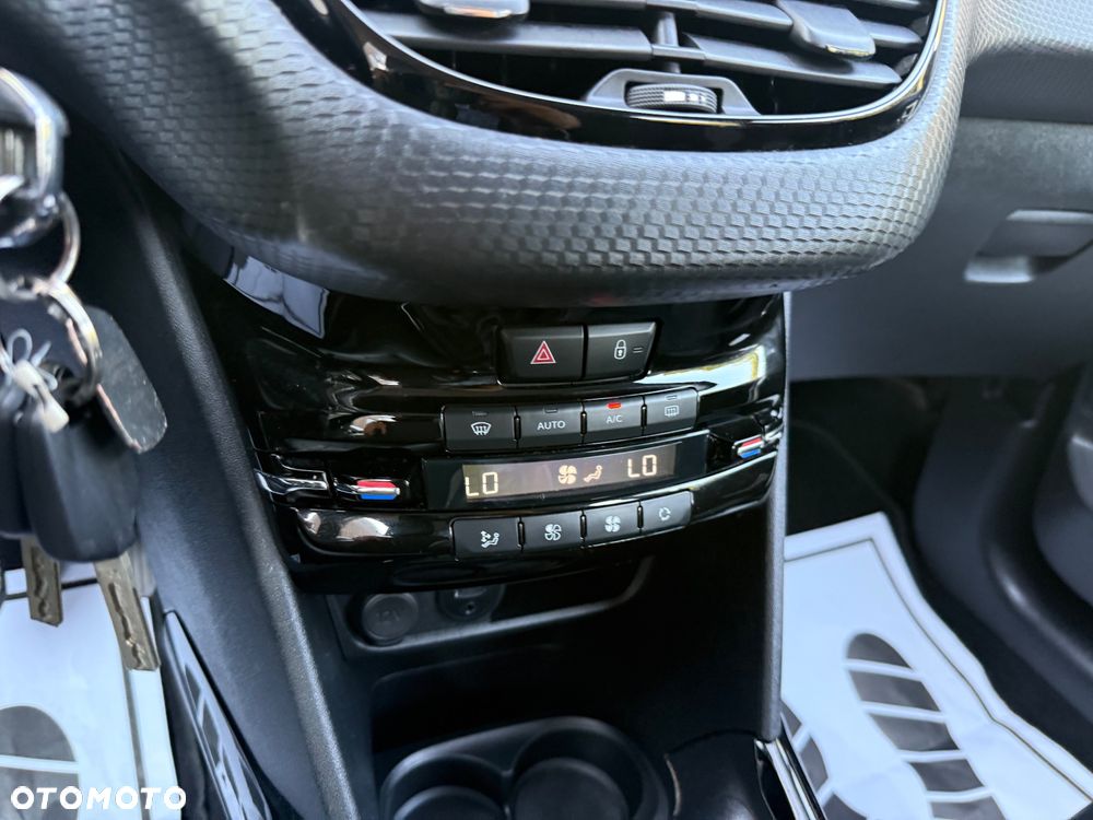 Peugeot 2008 1.2 Pure Tech GPF Crossway S&S - 28