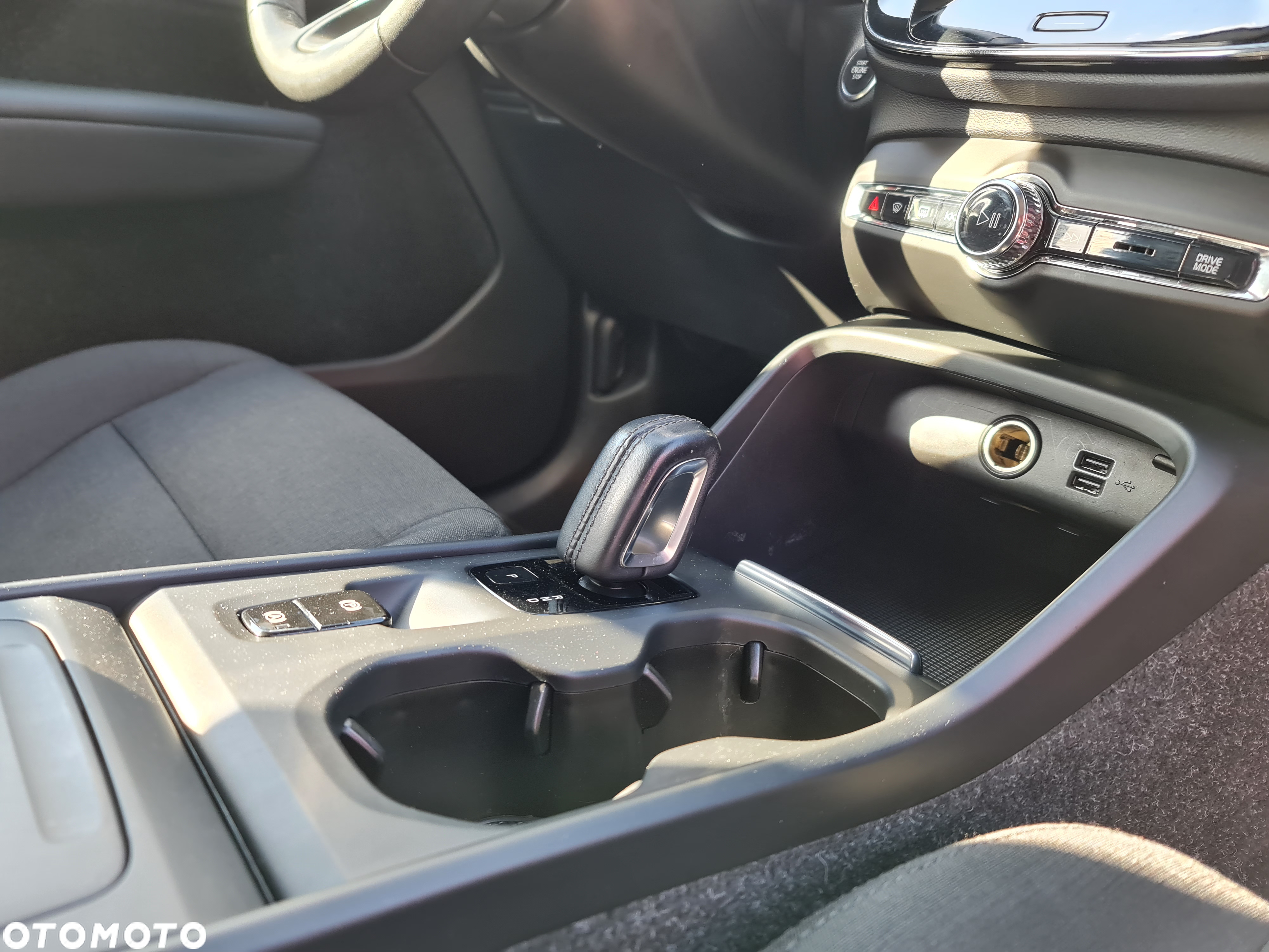 Volvo XC 40 D3 AWD Geartronic Momentum Pro - 18
