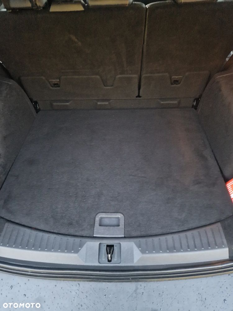Ford Kuga 2.0 TDCi 2x4 Titanium - 30