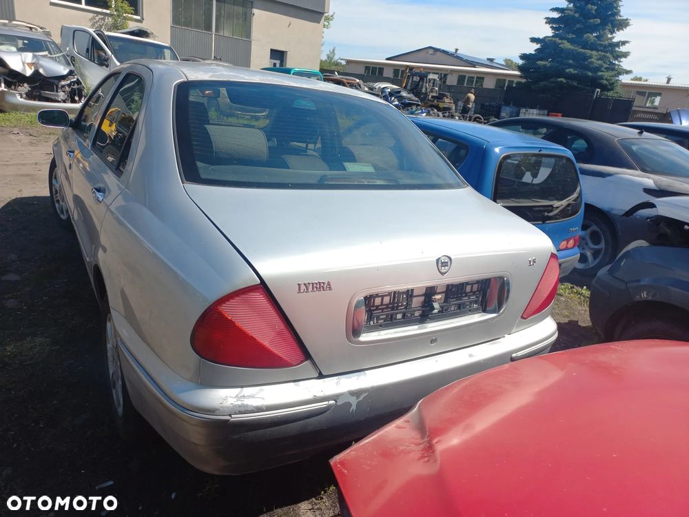 Lancia Lybra 1.8 benzyna 00r wszystkie części - 4