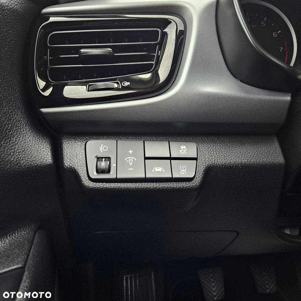 Kia Rio - 24