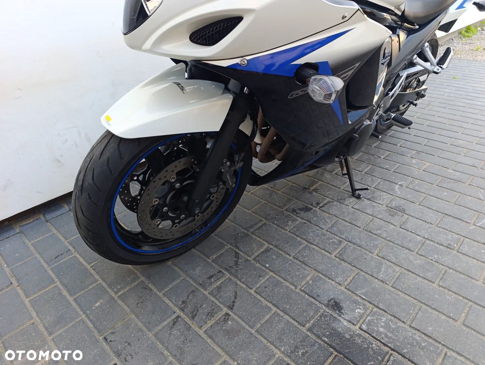 Suzuki GSX - 9