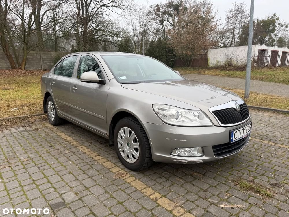 Skoda Octavia 1.6 Ambiente - 4