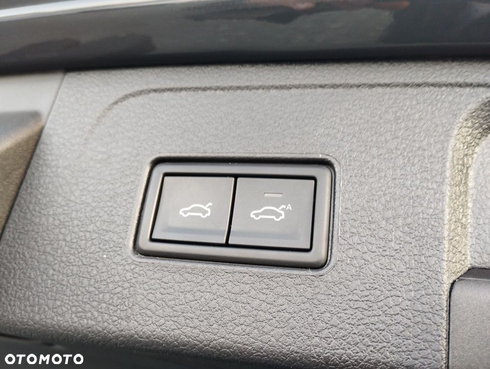 Volkswagen Passat Variant 2.0 TDI Elegance DSG - 28