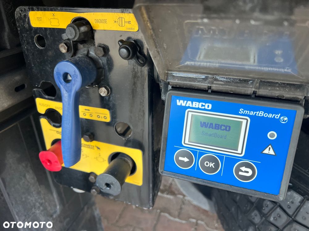 Schmitz Cargobull Carrier Vector 1550 - 16