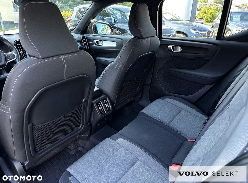 Volvo XC 40 B3 Plus Dark - 29