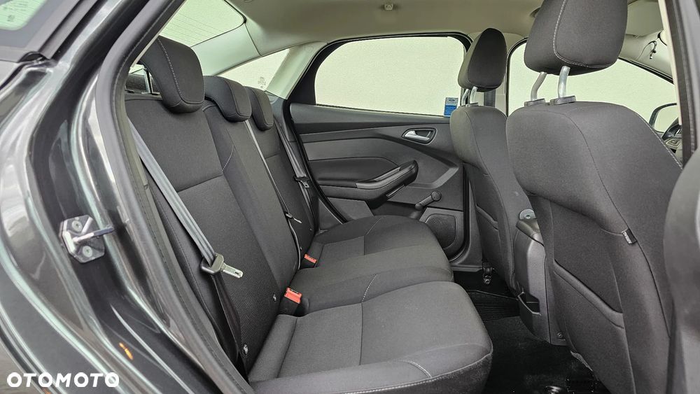 Ford Focus 1.6 Trend - 19