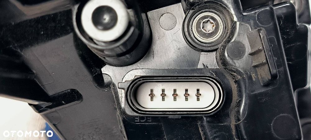 LAMPA LEWA TYŁ AUDI A4 B9 QUATTRO 8W9945091AC - 2