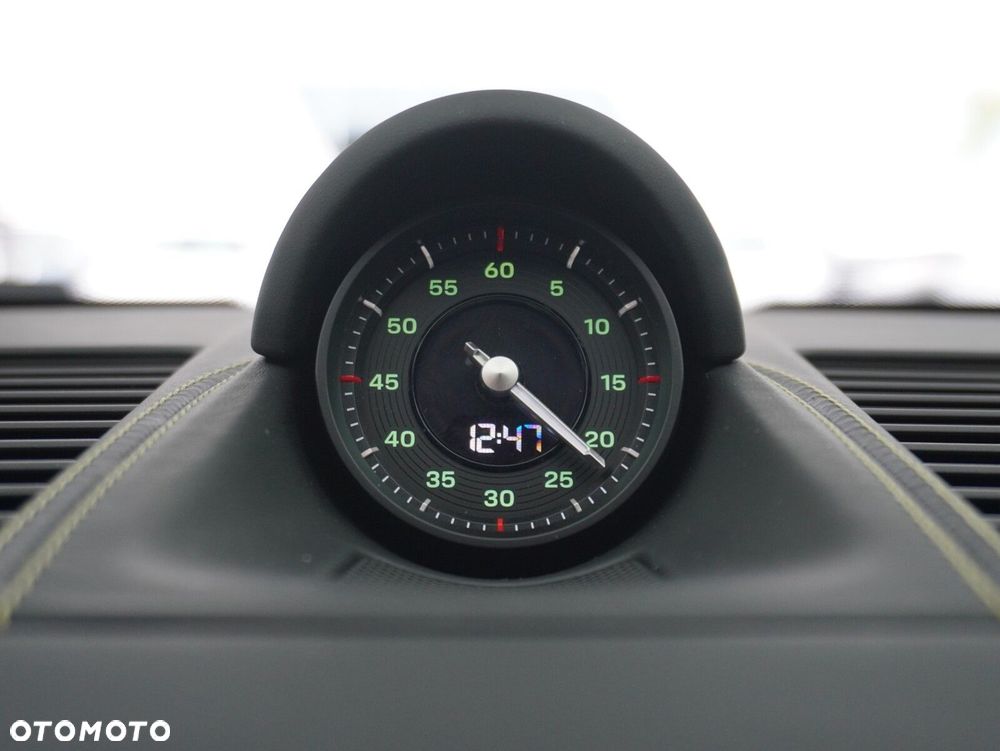 Porsche 911 Carrera T-Hybrid Spirit 70 - 34
