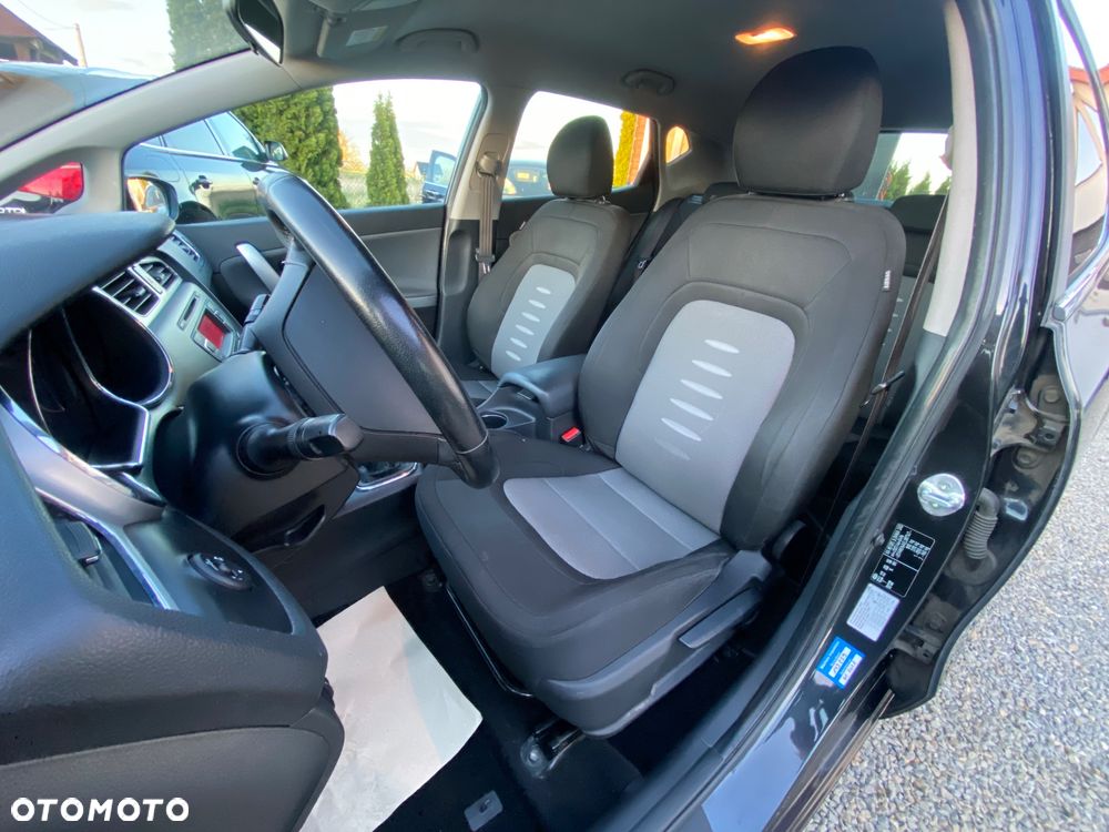Kia Ceed 1.6 CRDi 128 ISG Spirit - 10