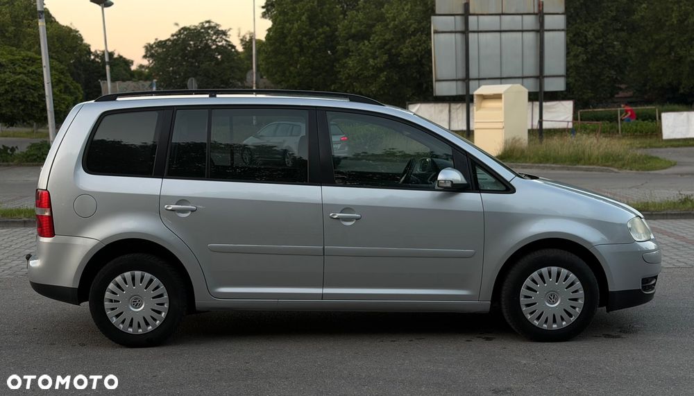 Volkswagen Touran - 8