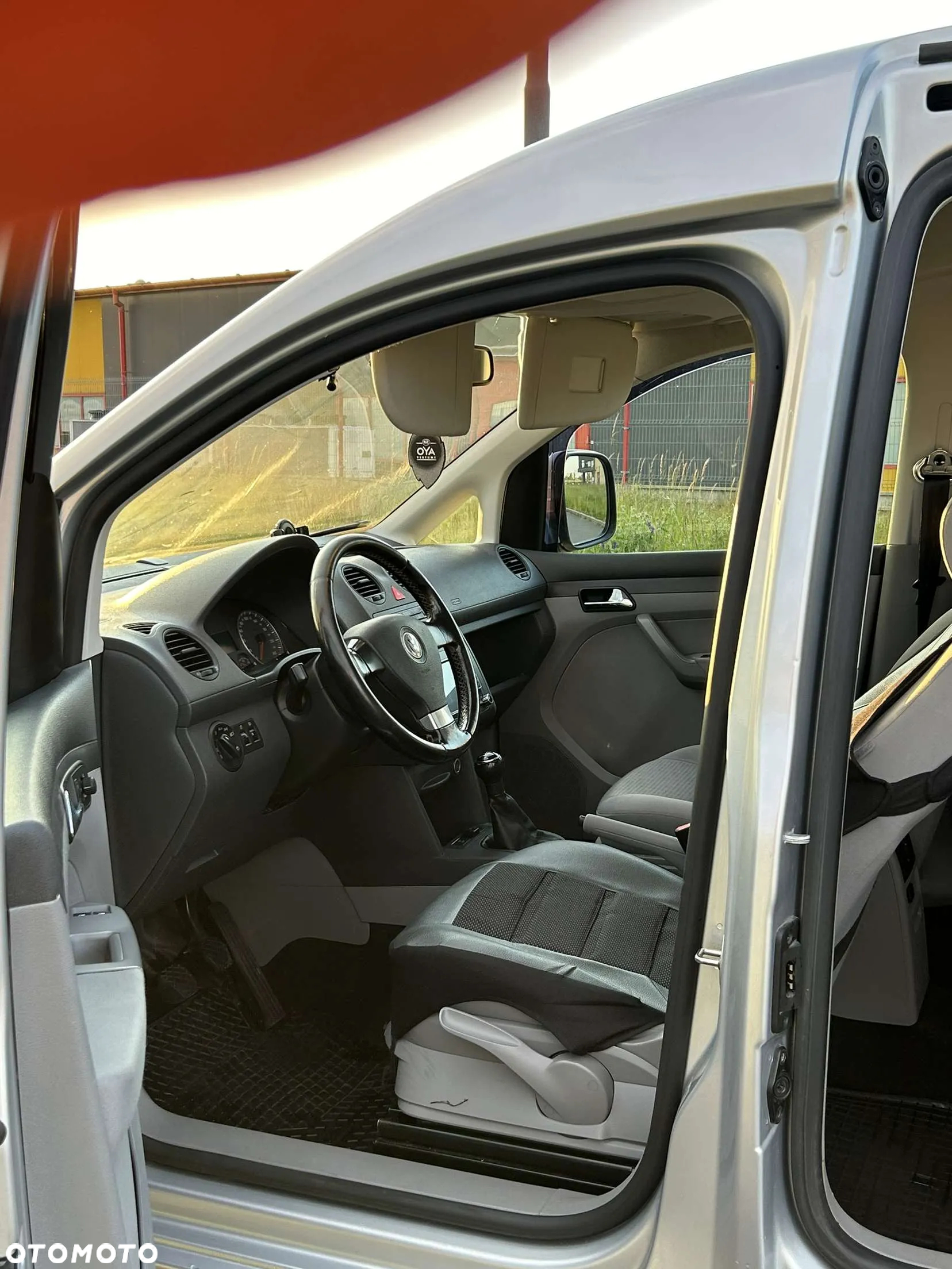 Volkswagen Caddy 1.6 Life - 9