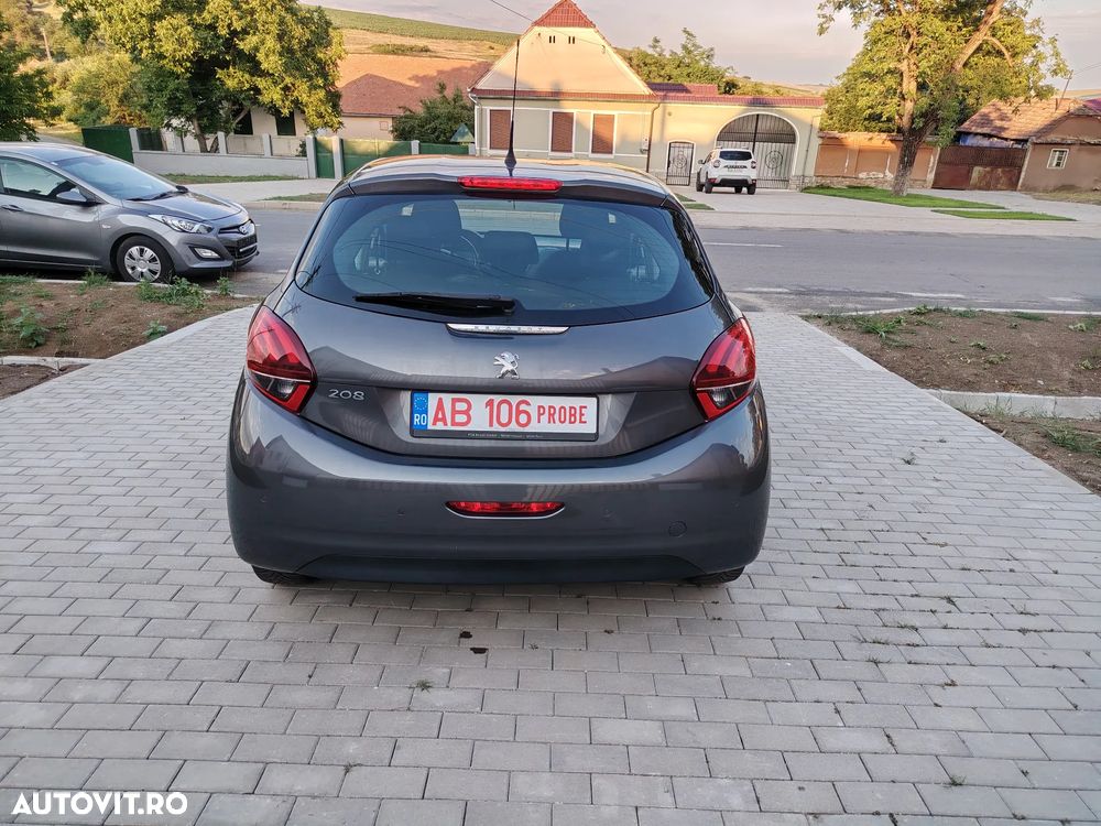 Peugeot 208 1.2 L PureTech Active - 11