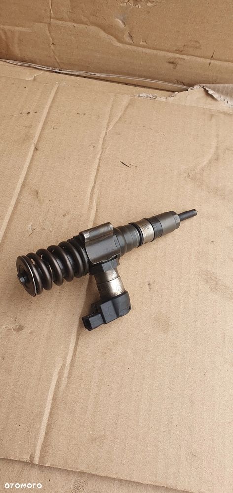 Wtrysk wtryskiwacz paliwa VW Passat B6 2.0 TDI 03G130079M - 4