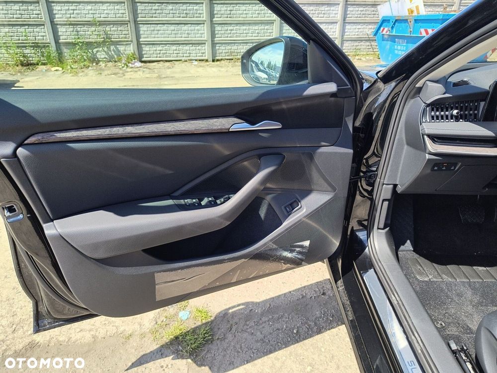 Skoda Superb 2.0 TDI SCR 4x4 L&K DSG - 13