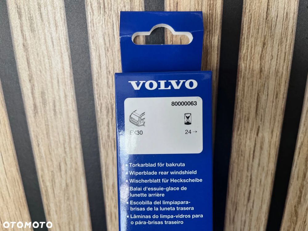 PIÓRO WYCIERACZKI TYŁ VOLVO EX30 - 3