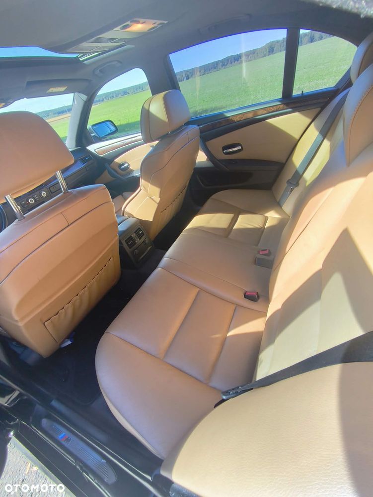 BMW Seria 5 535i xDrive - 12