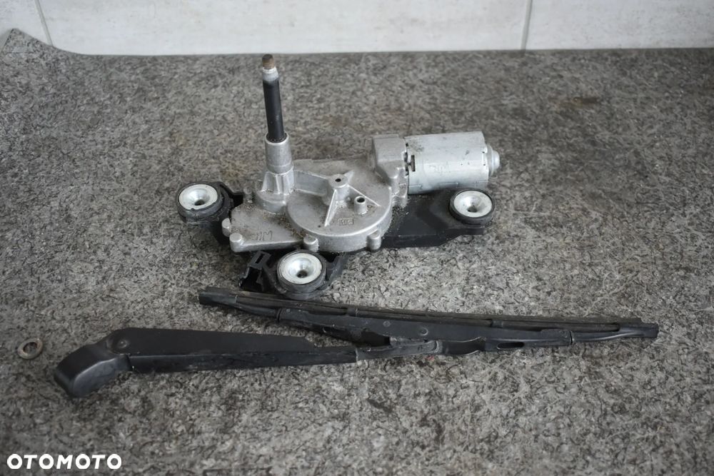 SILNIK WYCIERACZKI KLAPY TYŁ FORD FOCUS MK2 KOMBI