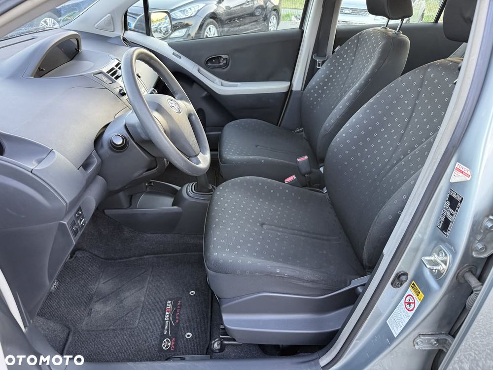 Toyota Yaris 1.3 VVT-i Cool - 14