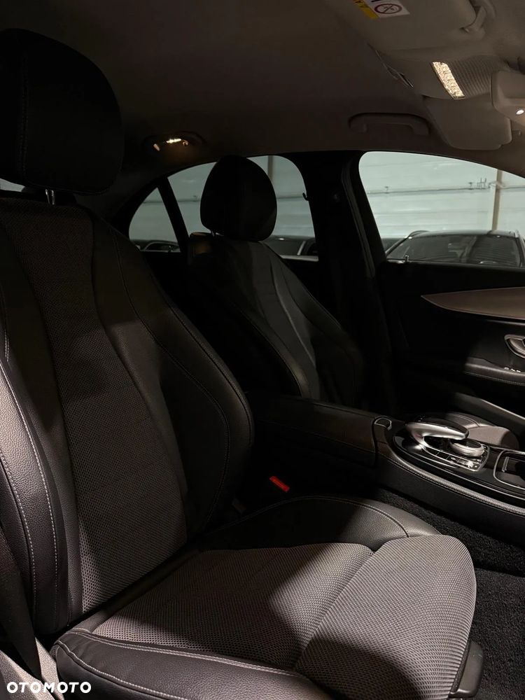 Mercedes-Benz Klasa E 300 - 21