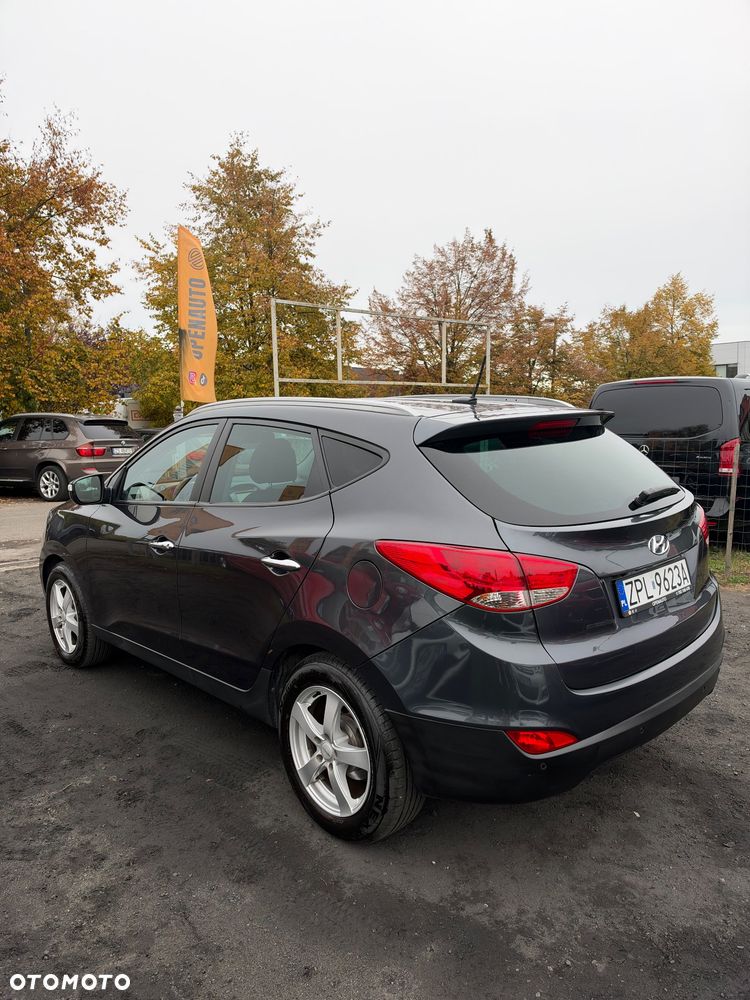 Hyundai ix35 2.0 CRDi 4WD Automatik Premium - 4