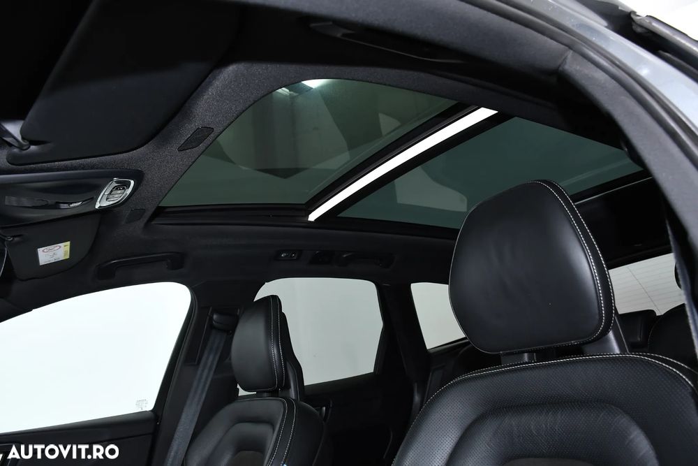 Volvo XC 60 D4 AWD Geartronic RDesign - 32