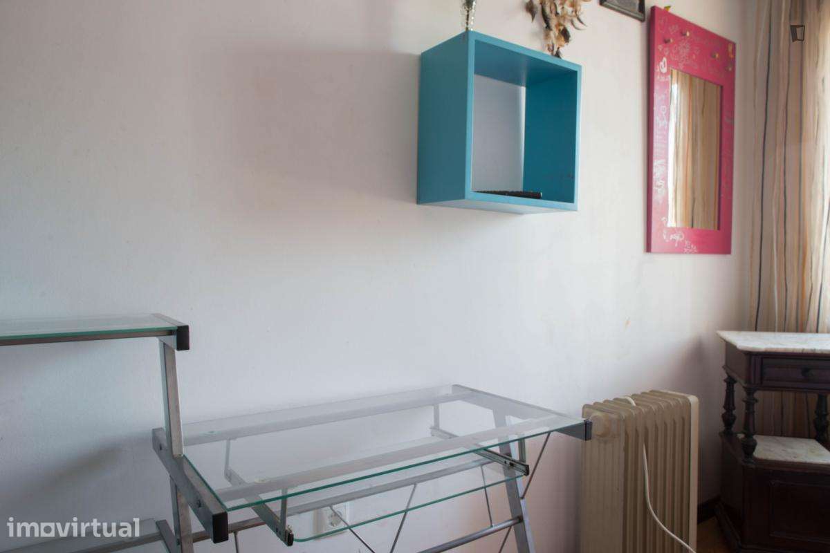 Quarto - localizado em Campanhã Porto - Grande imagem: 4/9