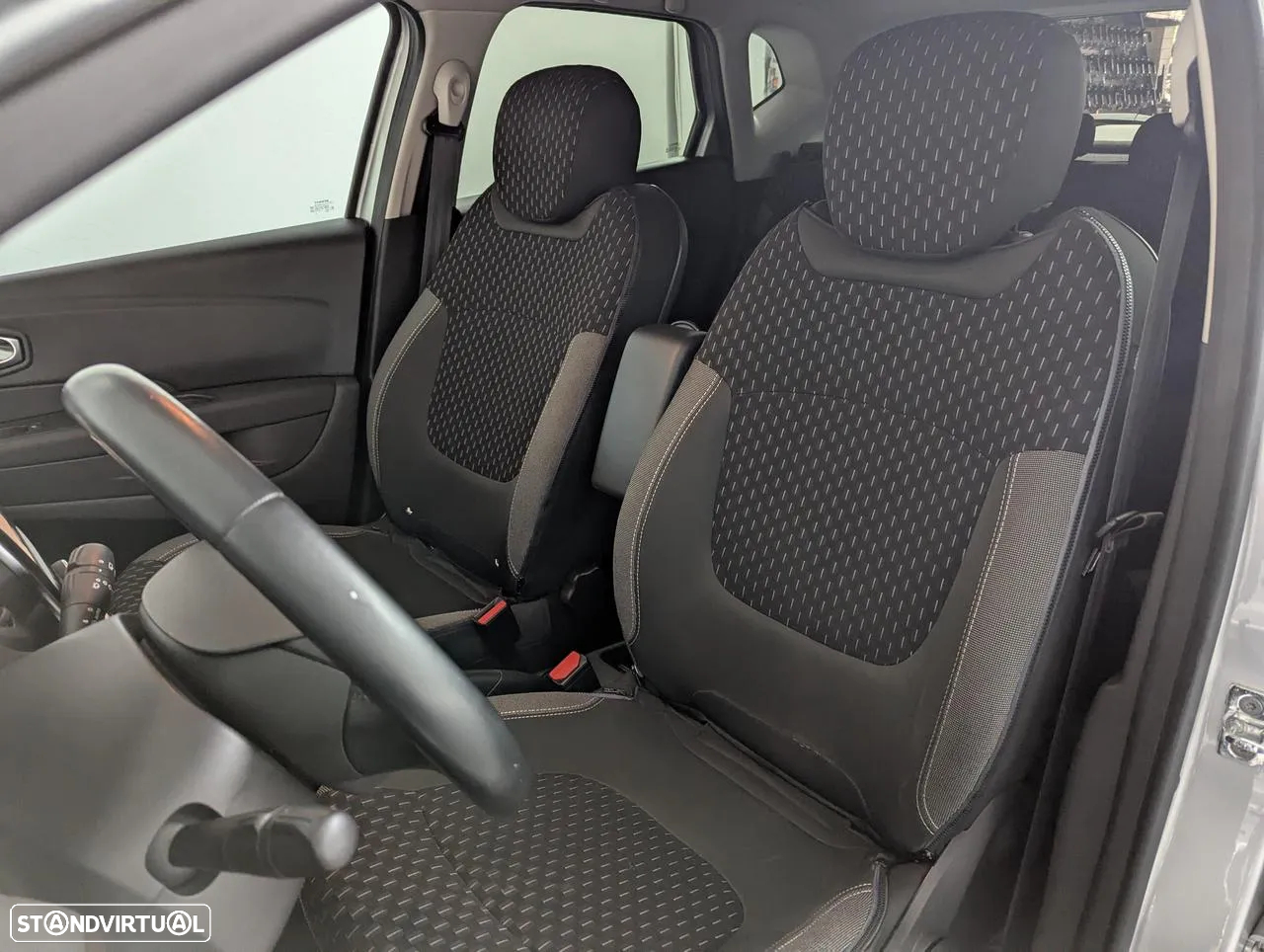 Renault Captur 1.5 dCi Exclusive - 17