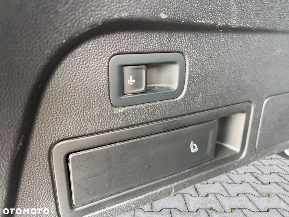 Volkswagen Tiguan Allspace - 11
