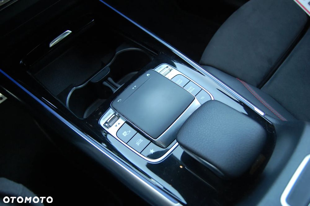 Mercedes-Benz Klasa B 200 d AMG Line 8G-DCT - 18