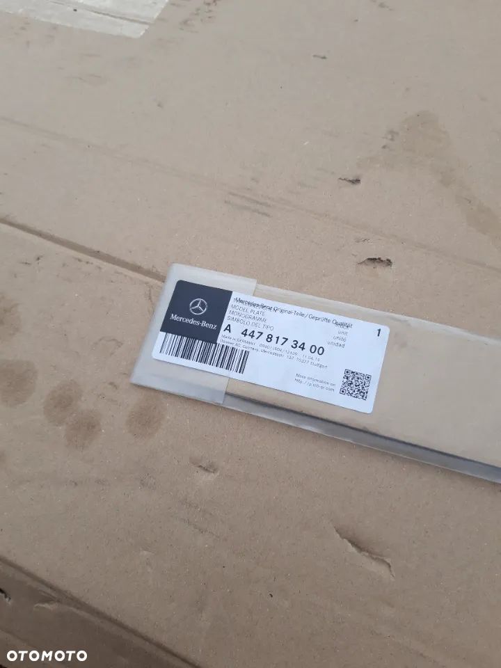 Logo Emblemat Znaczek Napis Mercedes V250d A4478173400 A4478175400 - 3