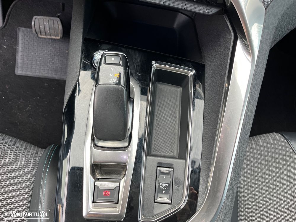 Peugeot 3008 1.6 Hybrid Allure Pack e-EAT8 - 37