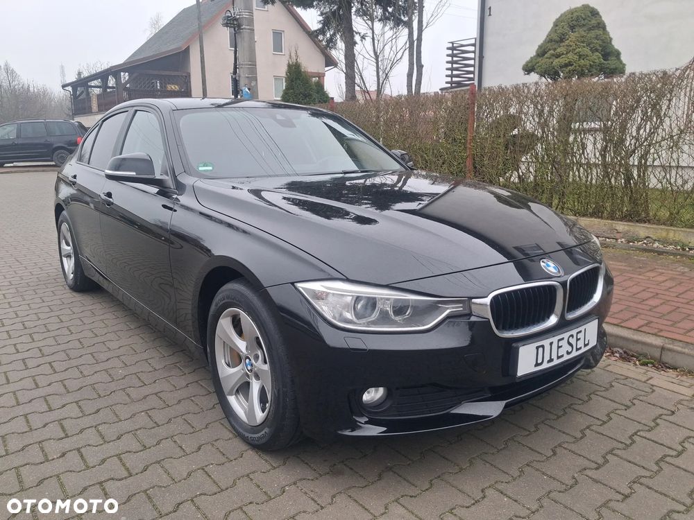 BMW Seria 3 318d Sport Line - 9
