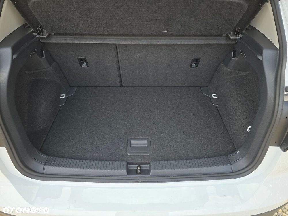 Volkswagen T-Cross - 13