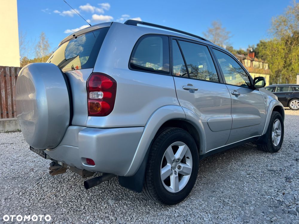 Toyota RAV4 D-4D 4x4 - 7