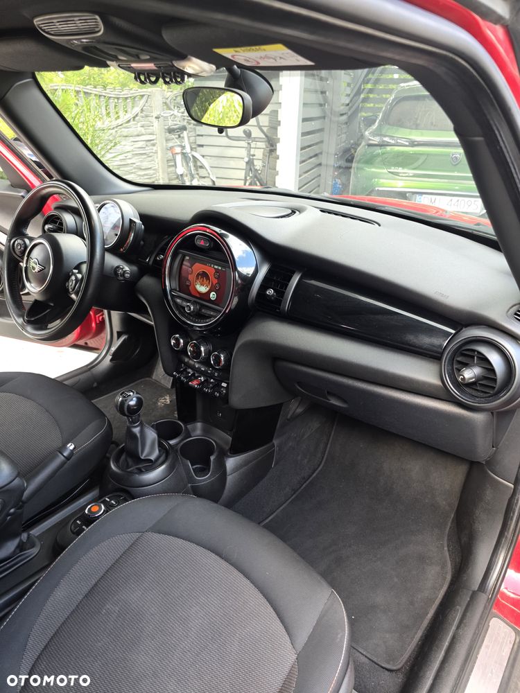 MINI Cooper Essential Trim - 28