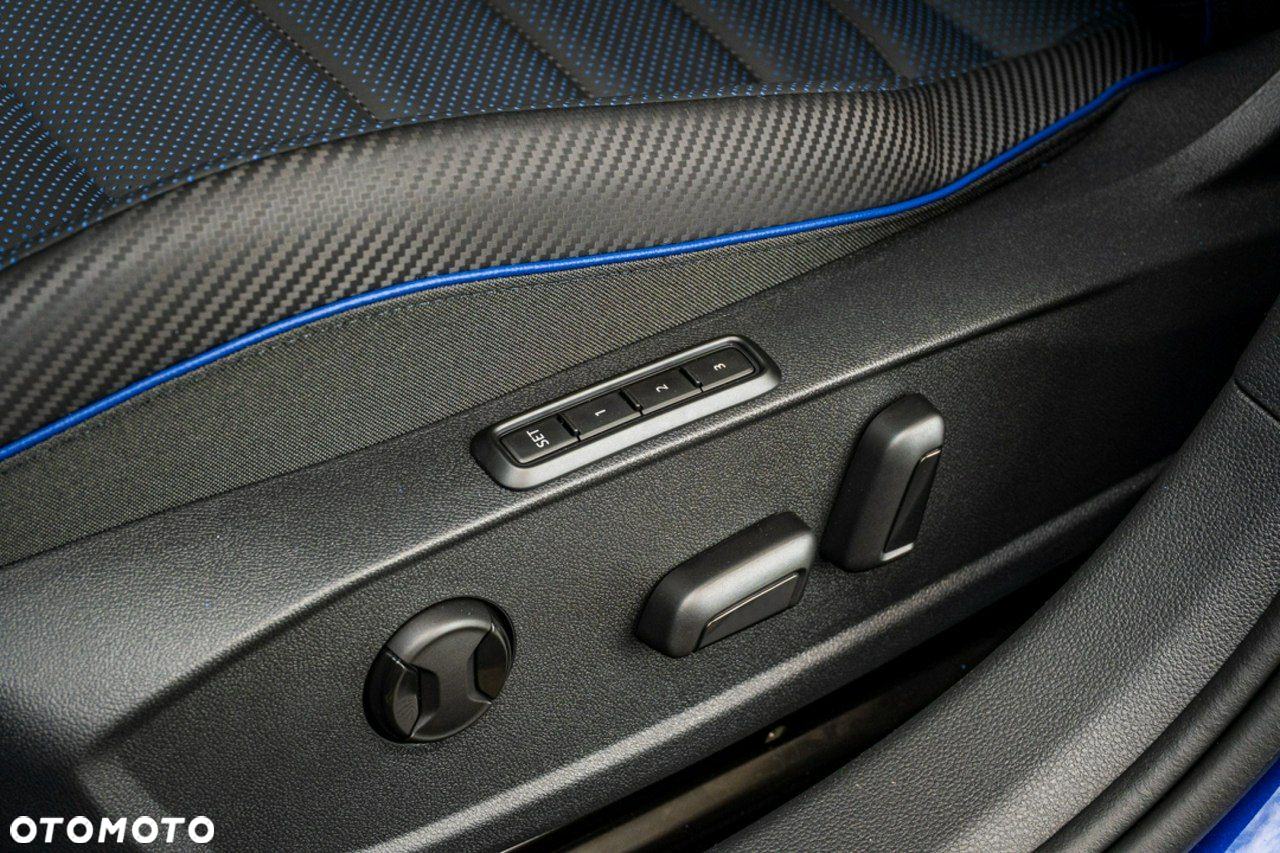 Volkswagen Golf - 37