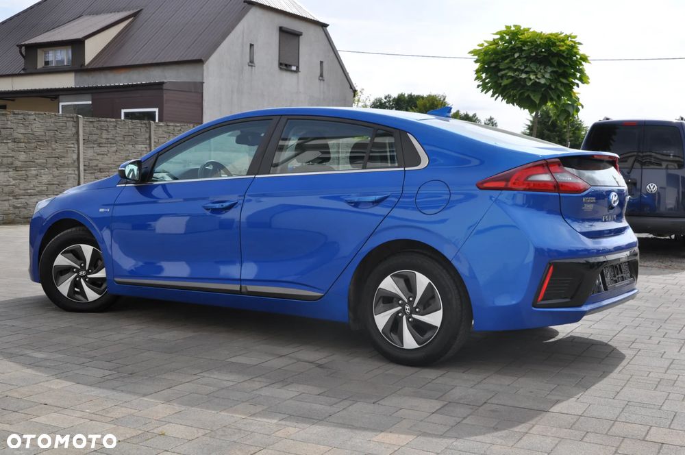 Hyundai IONIQ hybrid Business - 9