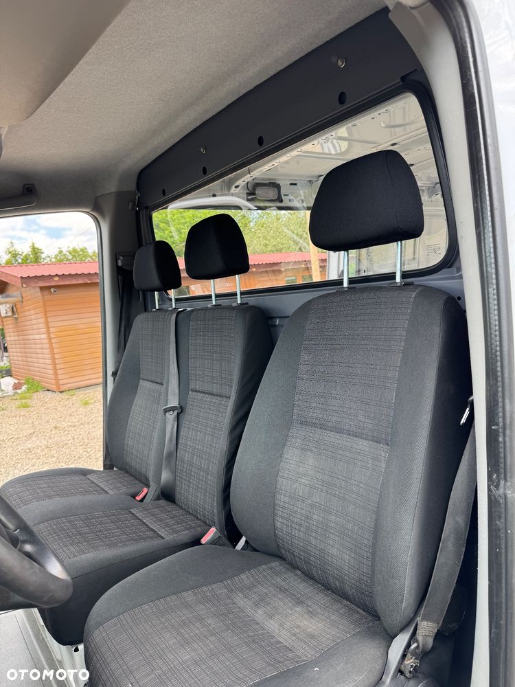 Mercedes-Benz Sprinter - 13
