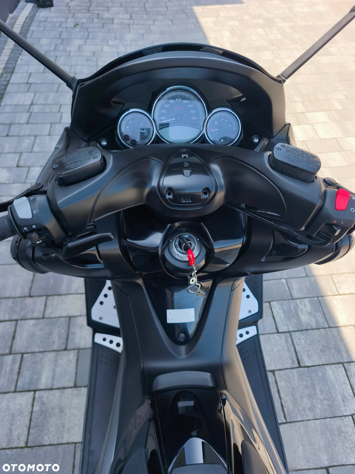 Yamaha Tmax - 10