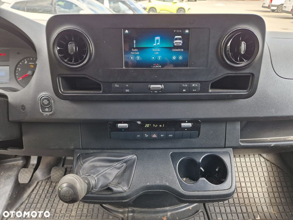 Mercedes-Benz Sprinter - 18