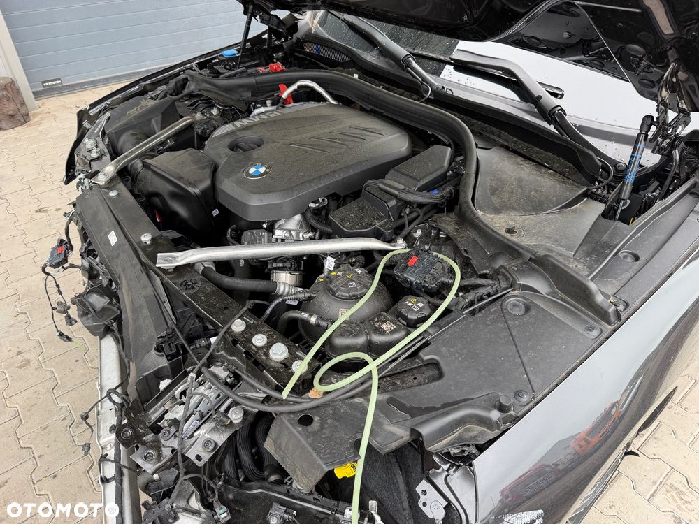 BMW Seria 5 520d xDrive - 34