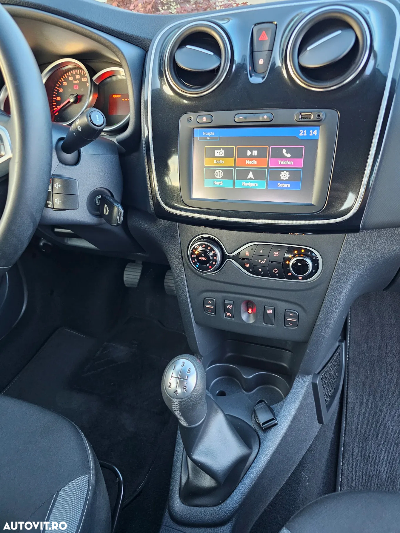 Dacia Sandero TCe 90 Celebration - 11