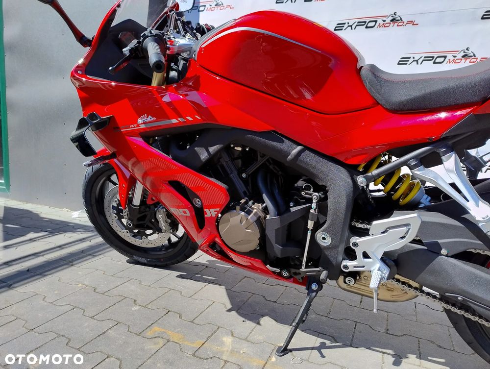 QJMOTOR SRK 800RR - 9